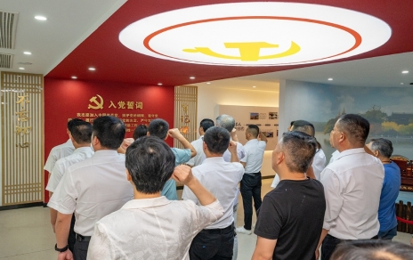 四敢爭(zhēng)先拼搏奮斗再出發(fā)！